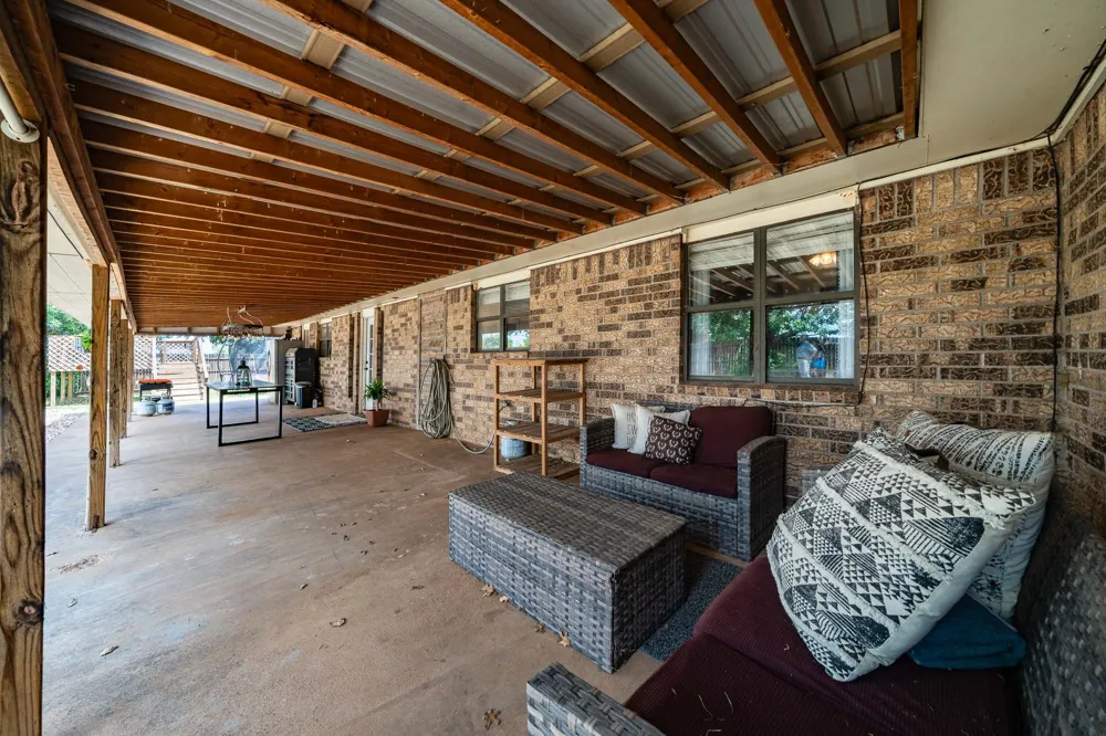 616 W Main Street Bronte, TX 76933