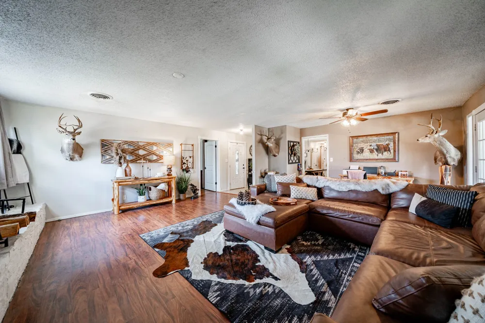 616 W Main Street Bronte, TX 76933