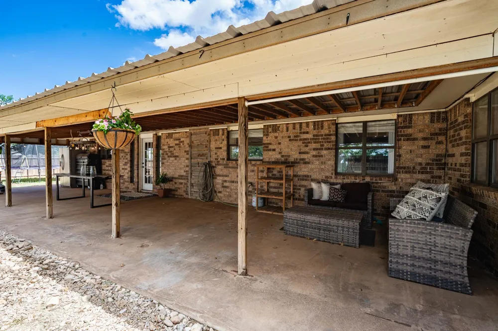 616 W Main Street Bronte, TX 76933