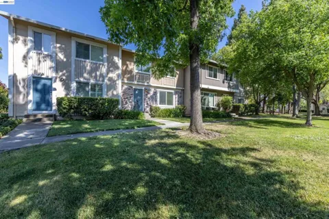 3734 Carrigan Cmn