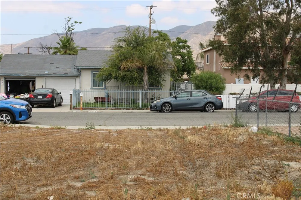 8 S Alessandro Avenue San Jacinto, CA 92583
