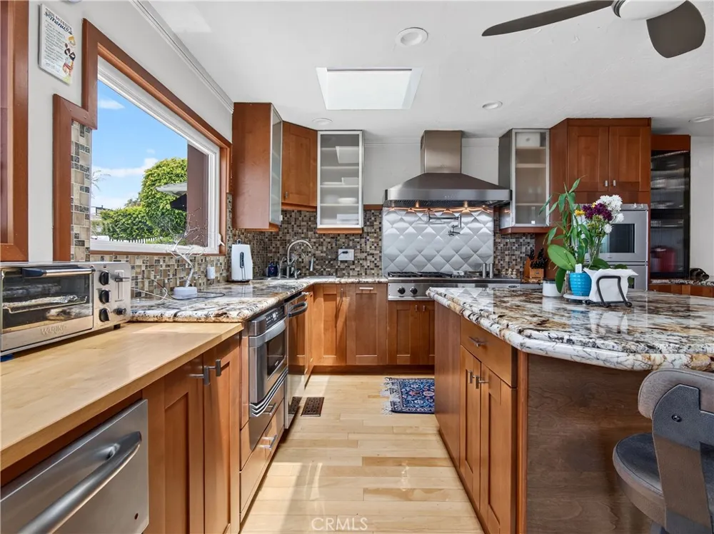 1080 Noria Laguna Beach, CA 92651