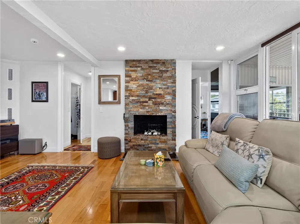 1080 Noria Laguna Beach, CA 92651