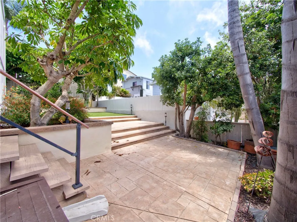 1080 Noria Laguna Beach, CA 92651