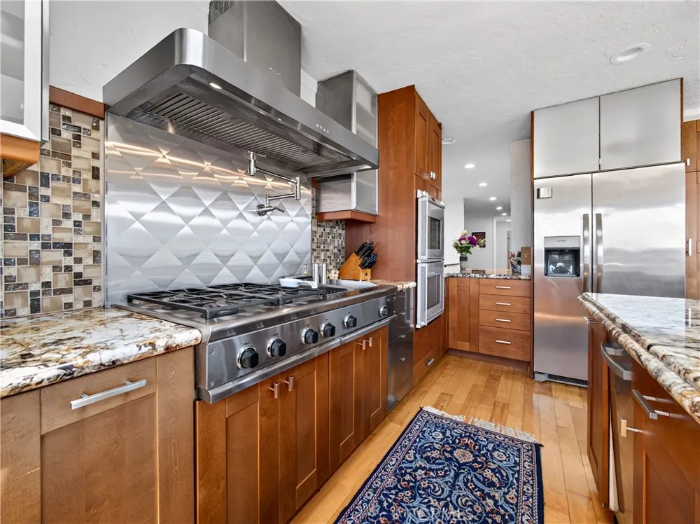 1080 Noria Laguna Beach, CA 92651