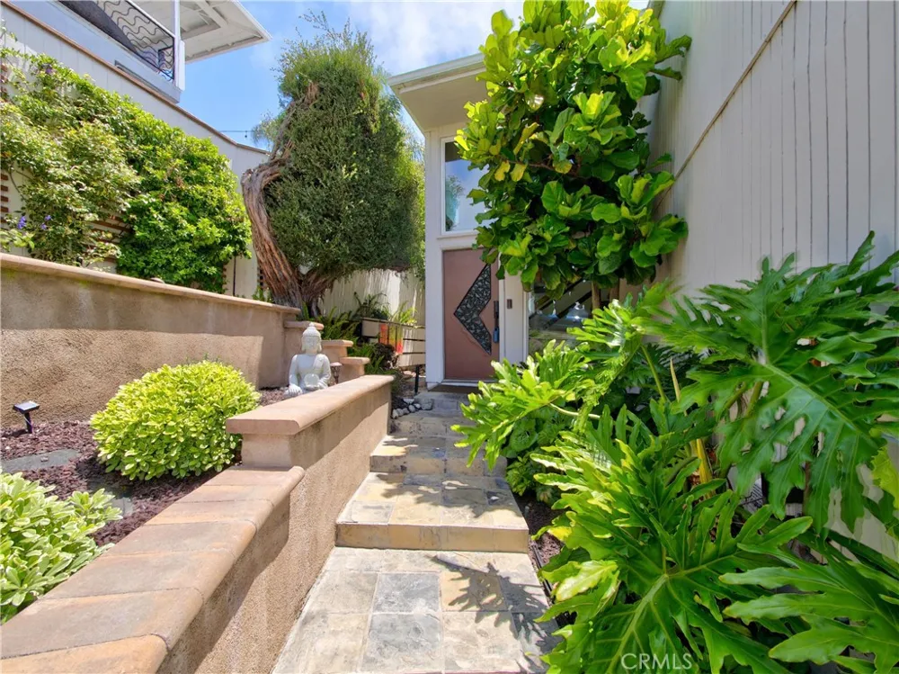 1080 Noria Laguna Beach, CA 92651