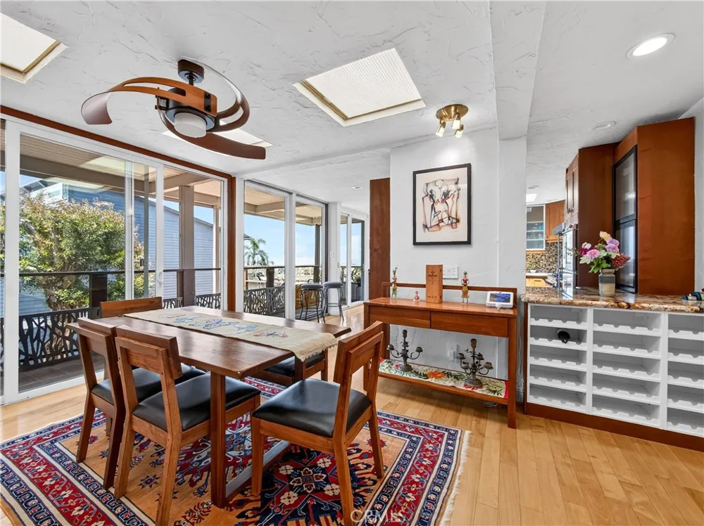 1080 Noria Laguna Beach, CA 92651