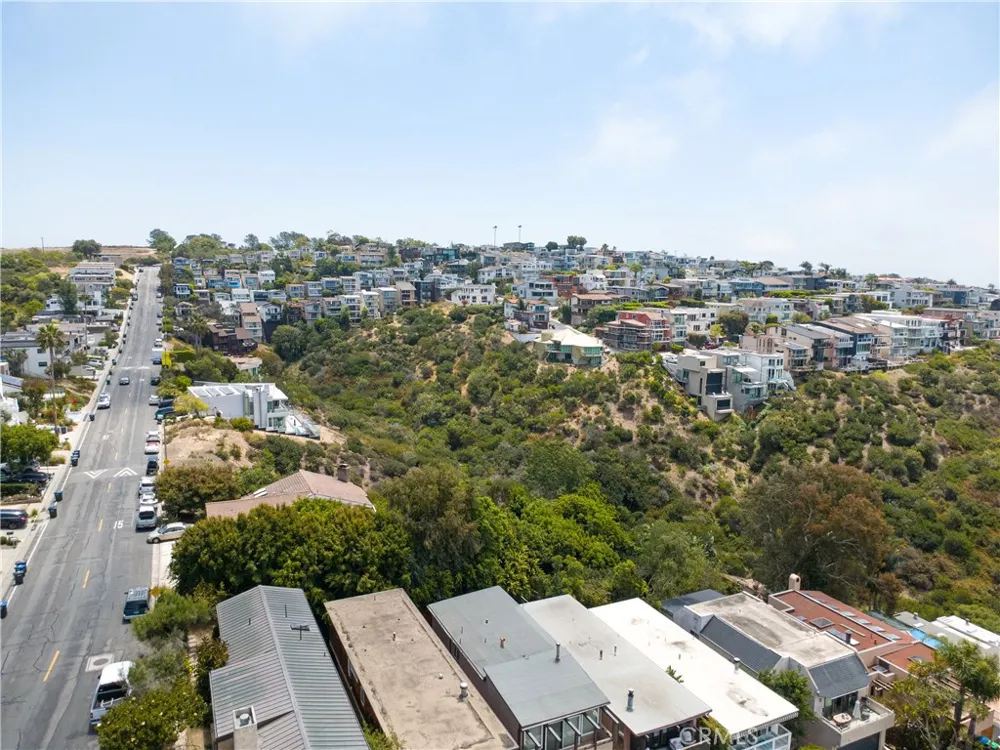 1080 Noria Laguna Beach, CA 92651