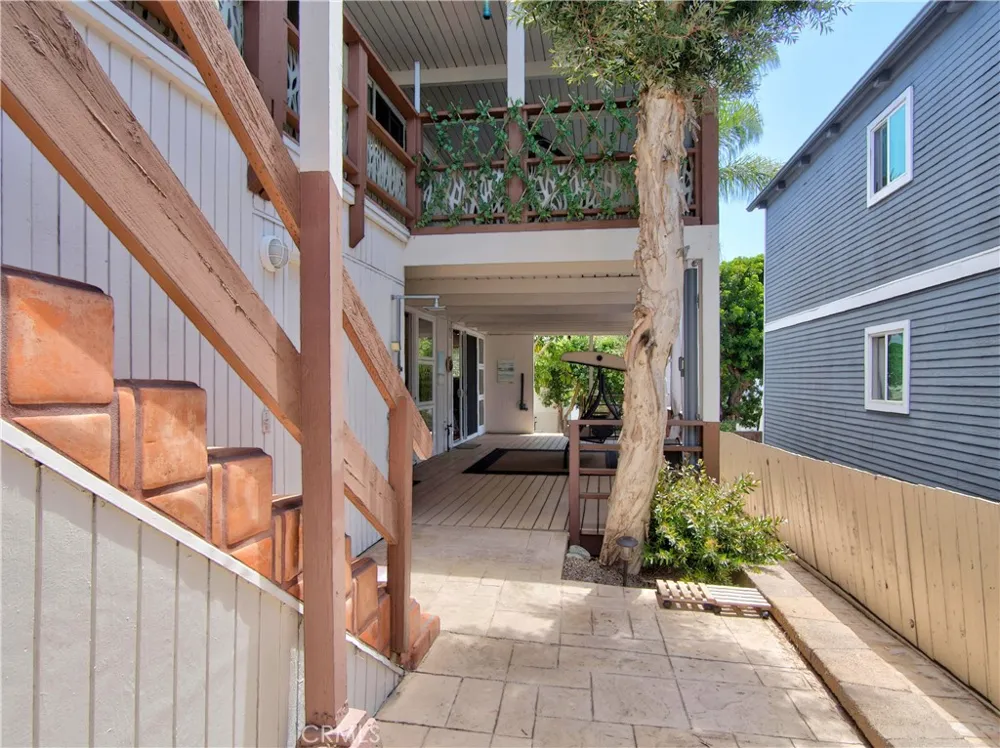 1080 Noria Laguna Beach, CA 92651