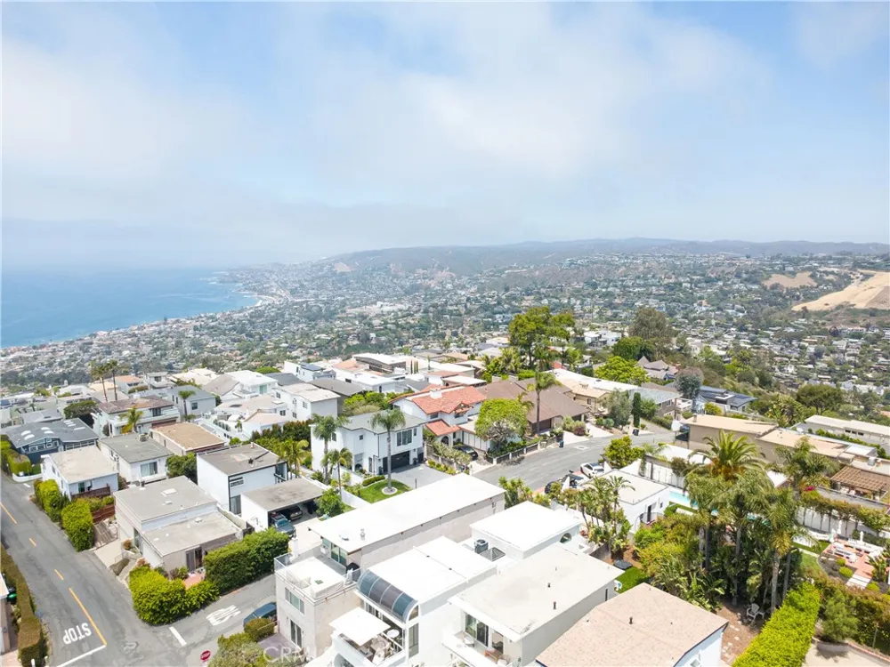 1080 Noria Laguna Beach, CA 92651