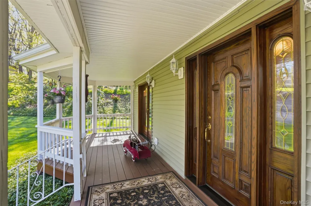 17 Skyview Lane Mahopac, NY 10541