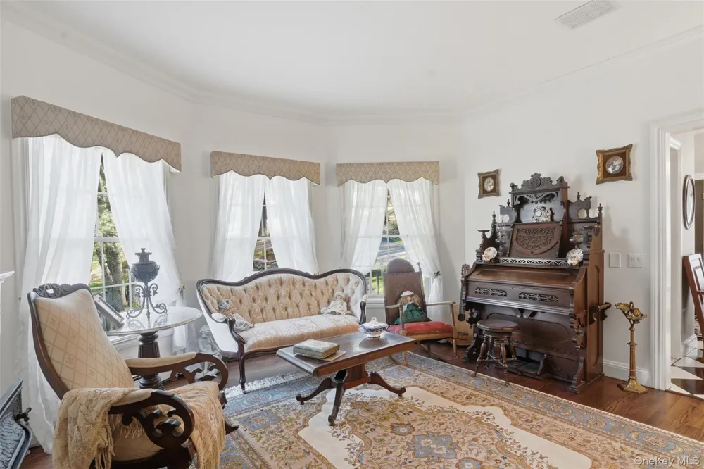 17 Skyview Lane Mahopac, NY 10541