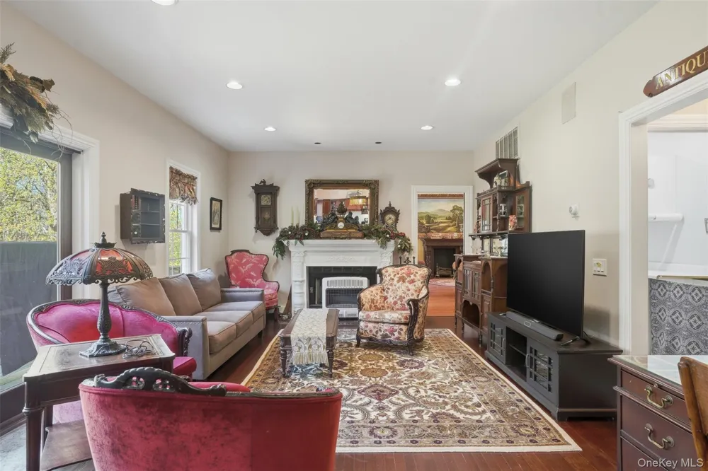 17 Skyview Lane Mahopac, NY 10541