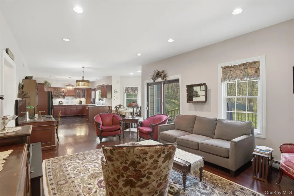 17 Skyview Lane Mahopac, NY 10541