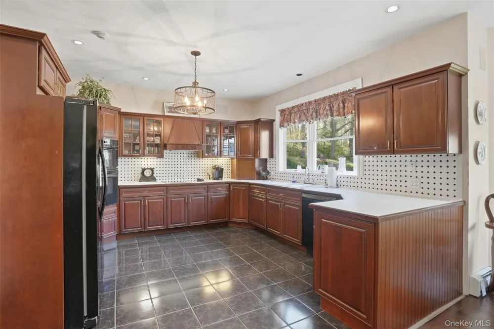 17 Skyview Lane Mahopac, NY 10541