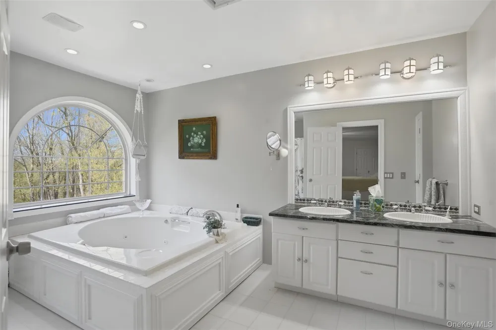 17 Skyview Lane Mahopac, NY 10541