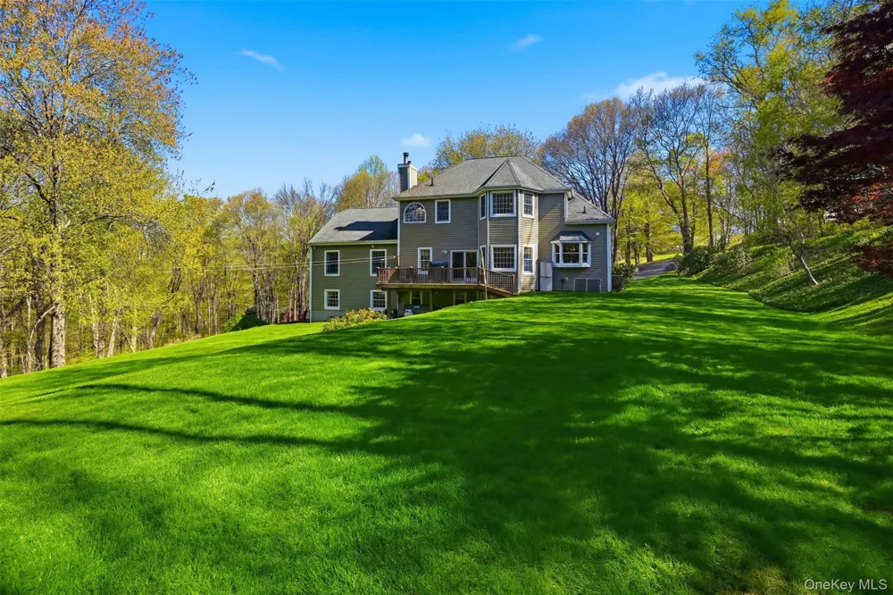17 Skyview Lane Mahopac, NY 10541