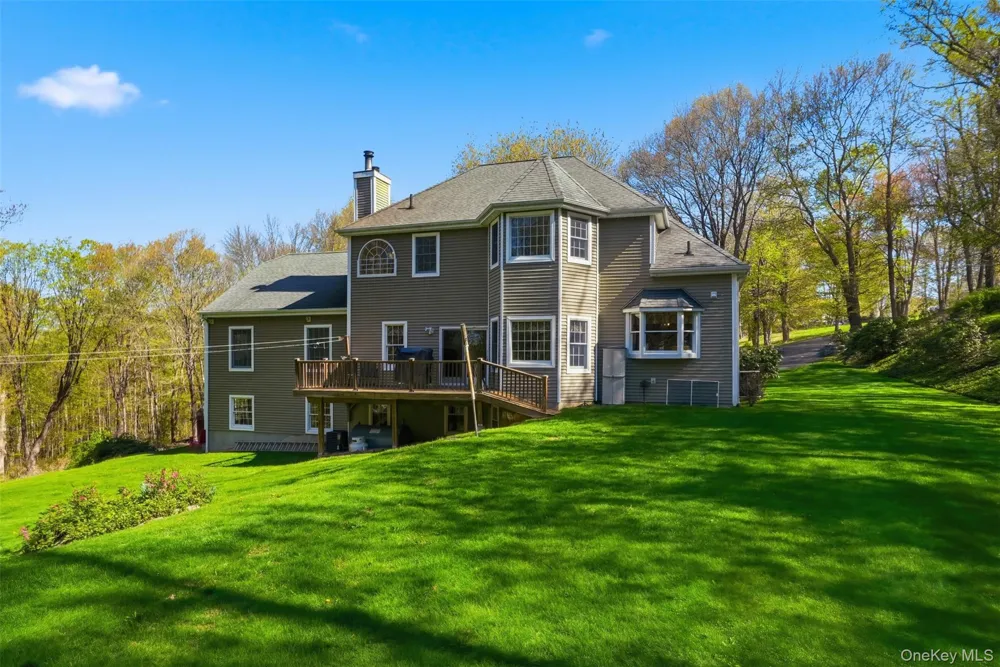 17 Skyview Lane Mahopac, NY 10541