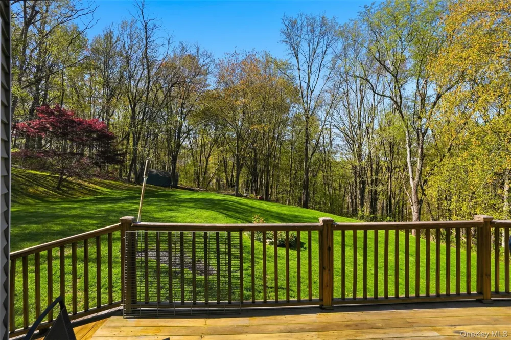 17 Skyview Lane Mahopac, NY 10541