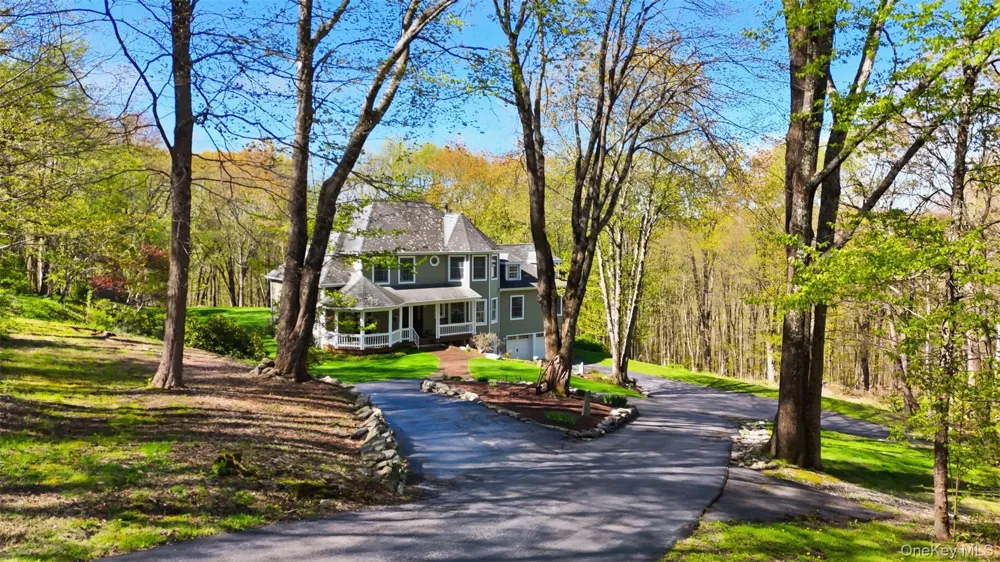 17 Skyview Lane Mahopac, NY 10541