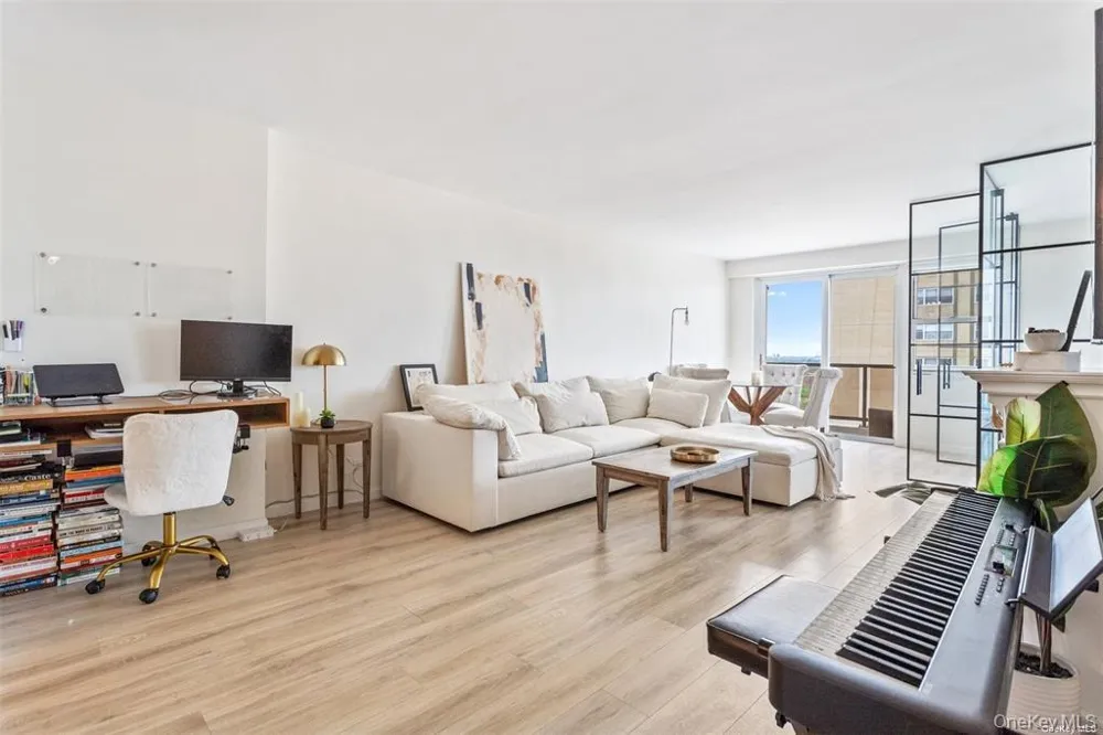 102-30 66 ROAD #25E Forest Hills, NY 11375