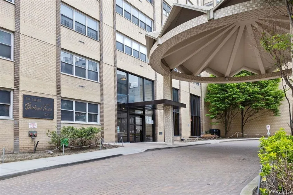 102-30 66 ROAD #25E Forest Hills, NY 11375