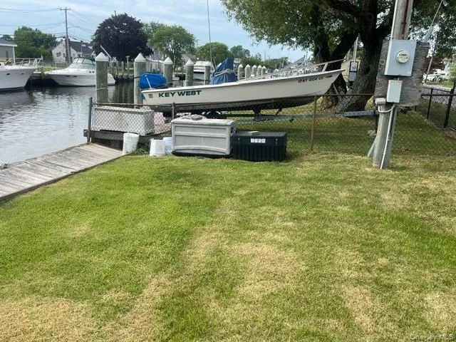 Boat Berth Riviera Drive E Lindenhurst, NY 11757