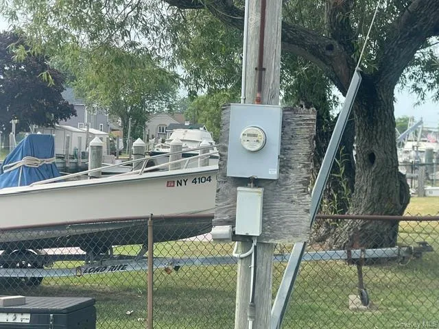 Boat Berth Riviera Drive E Lindenhurst, NY 11757