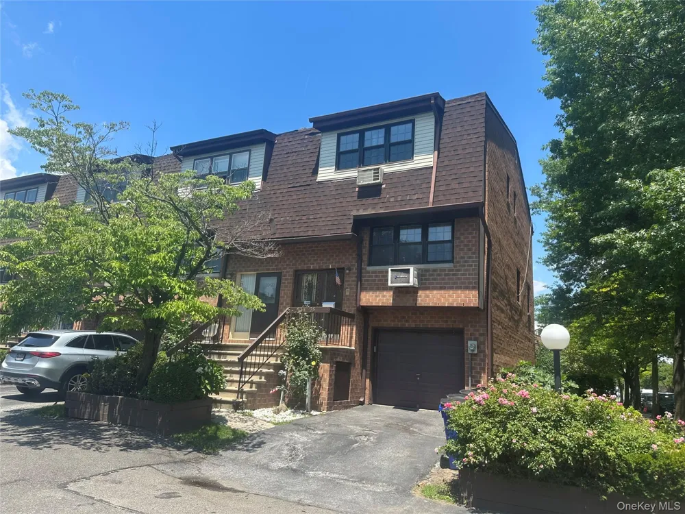 120-25 Ketch Court #35 Flushing, NY 11356