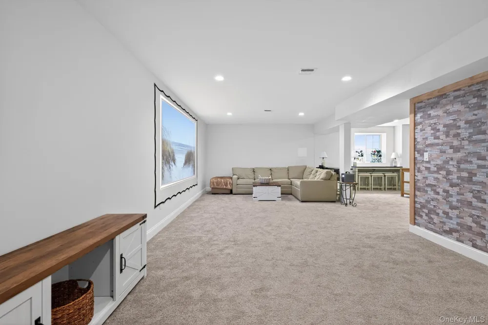 104 Ari Lane Center Moriches, NY 11934