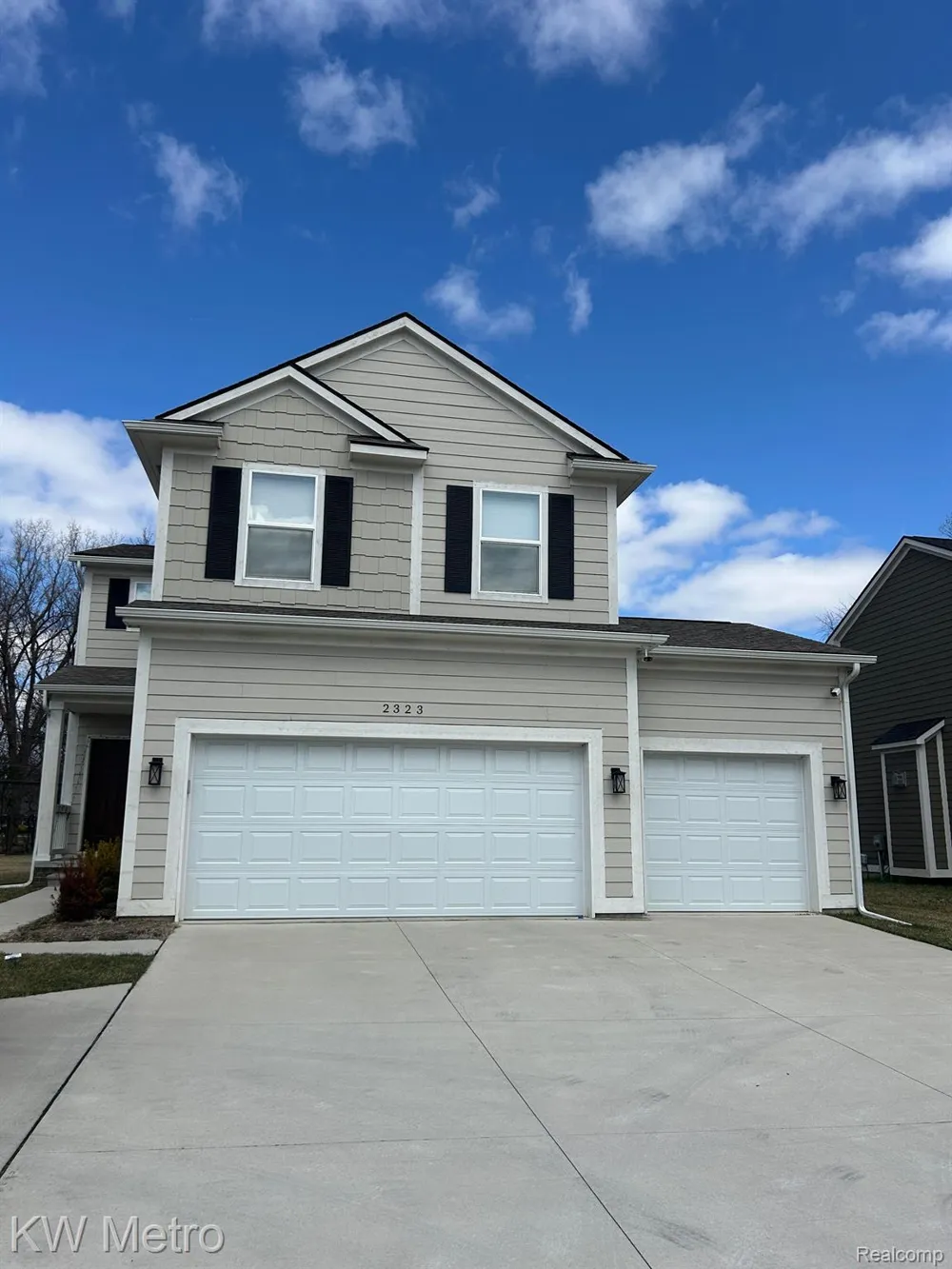2323 E MAPLE ROAD Troy City, MI 48083