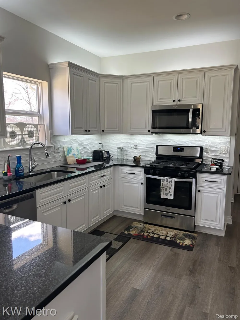 2323 E MAPLE ROAD Troy City, MI 48083