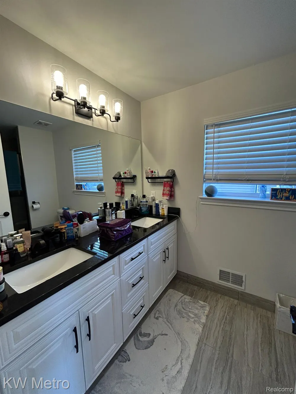 2323 E MAPLE ROAD Troy City, MI 48083