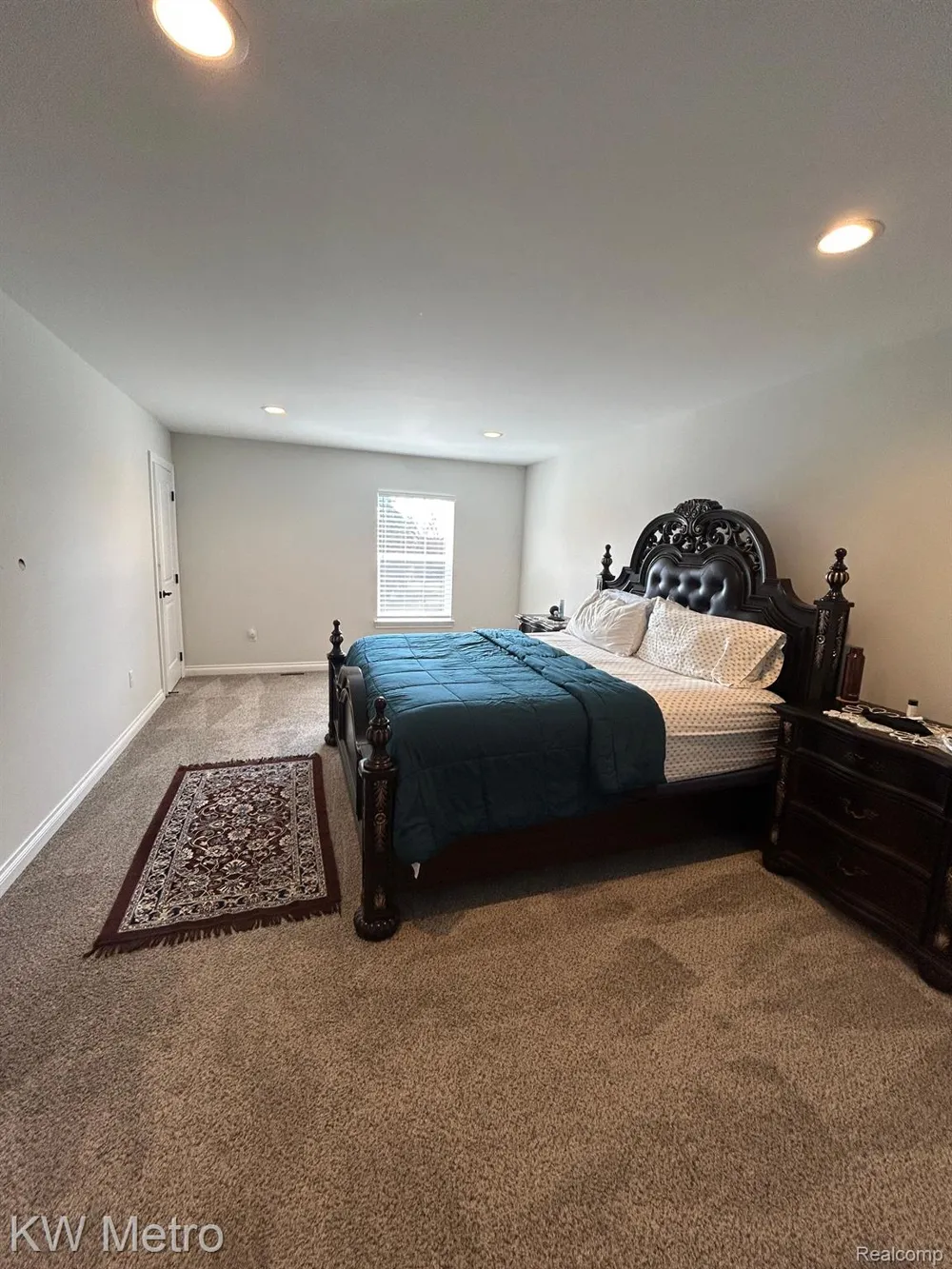 2323 E MAPLE ROAD Troy City, MI 48083