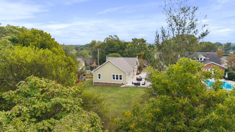 621 Highland Avenue NW Cleveland, TN 37311