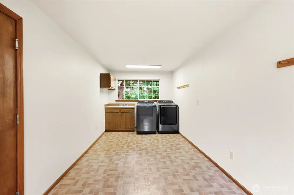 400 E Old Ranch Road Allyn, WA 98524