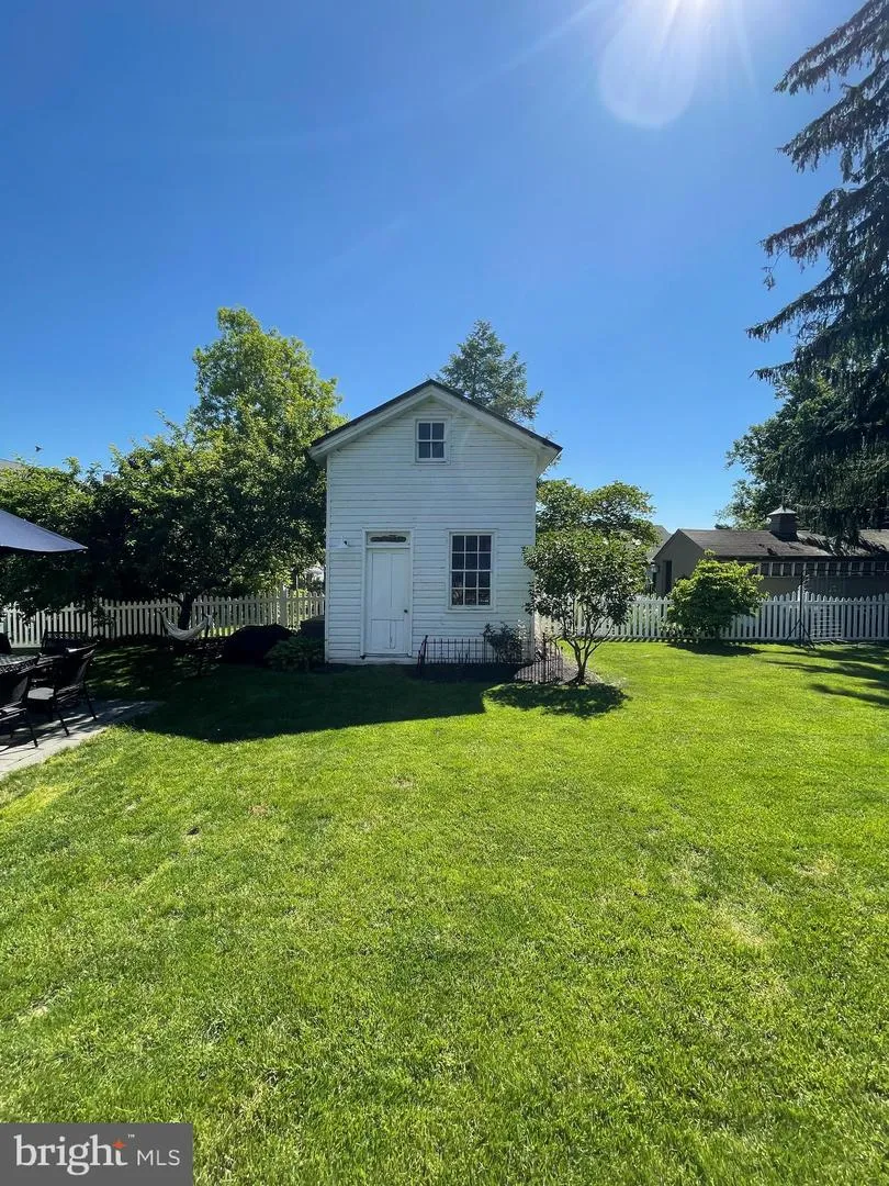 304 E MAIN STREET Annville, PA 17003