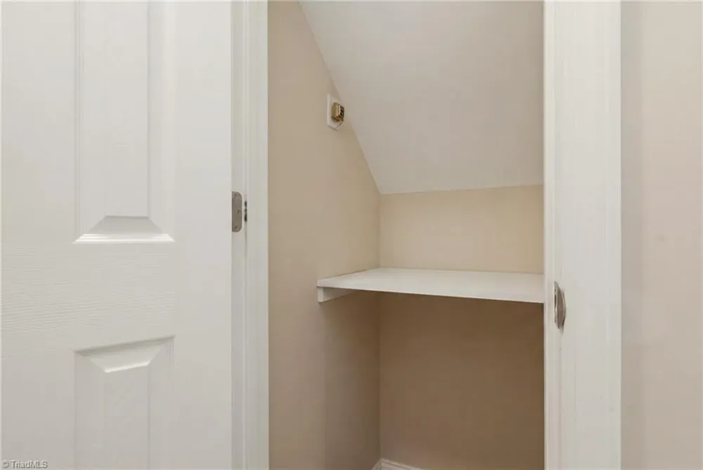6650 Springfield Village Lane Clemmons, NC 27012