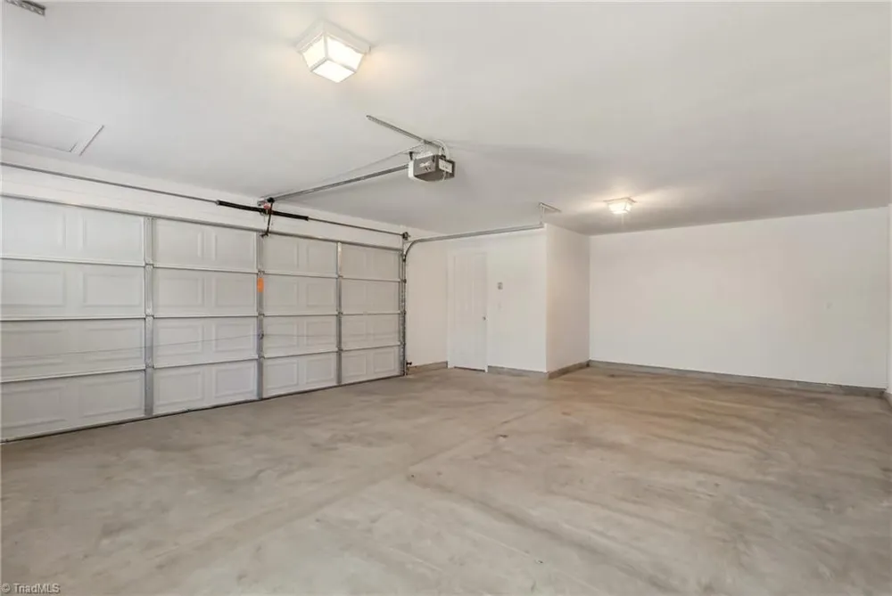6650 Springfield Village Lane Clemmons, NC 27012