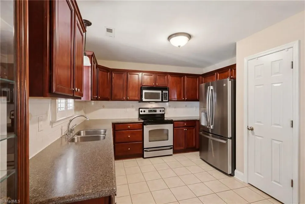 6650 Springfield Village Lane Clemmons, NC 27012