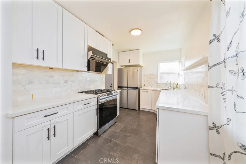 10649 Civic El Monte, CA 91731