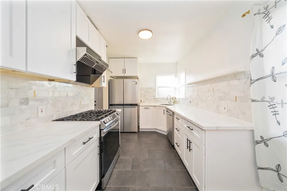 10649 Civic El Monte, CA 91731