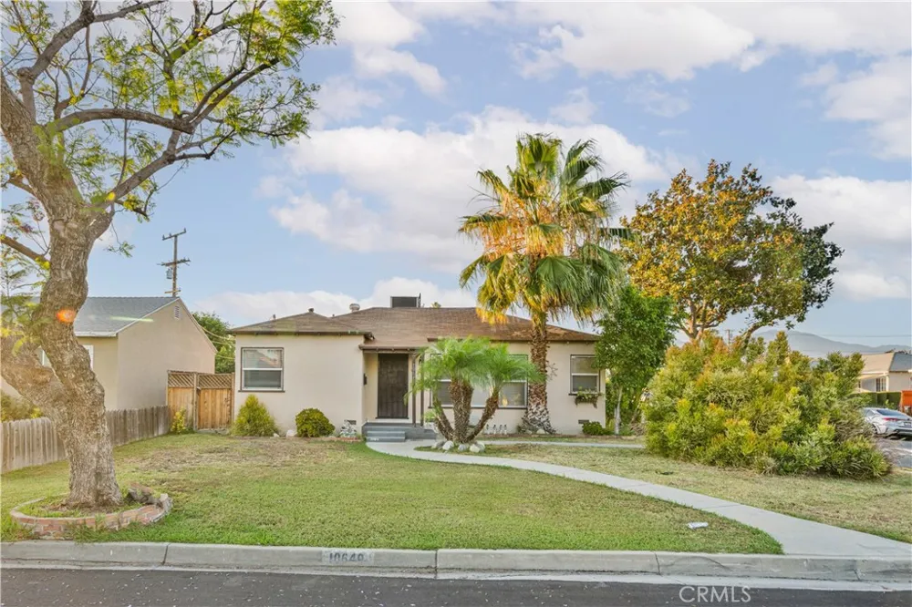 10649 Civic El Monte, CA 91731