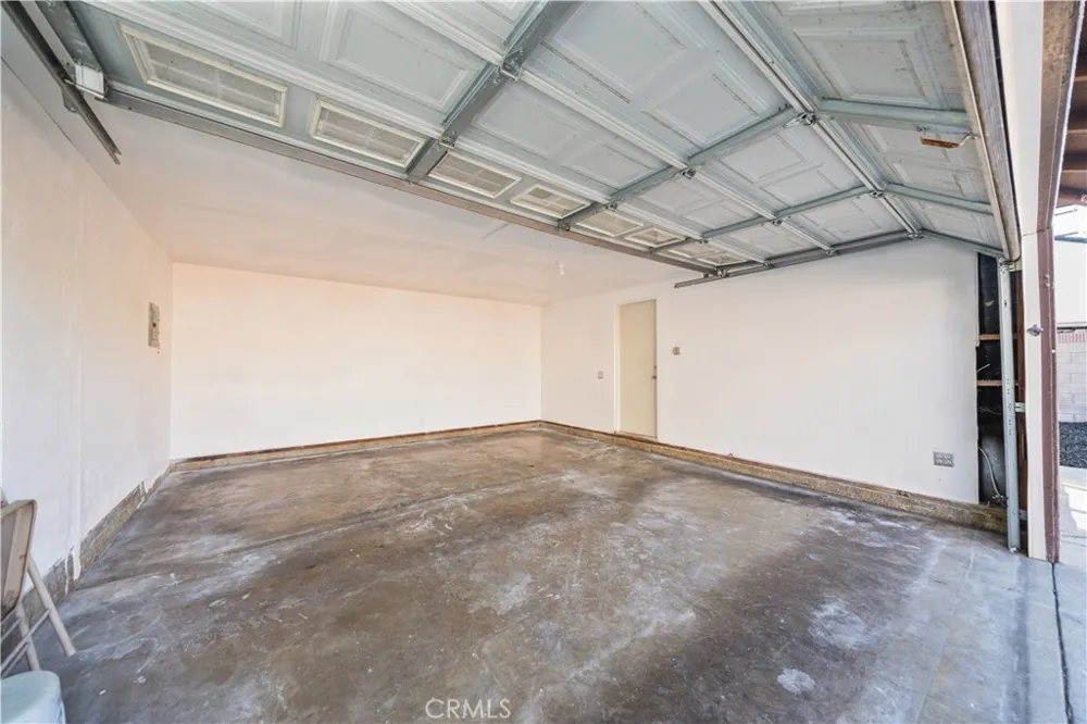 10649 Civic El Monte, CA 91731