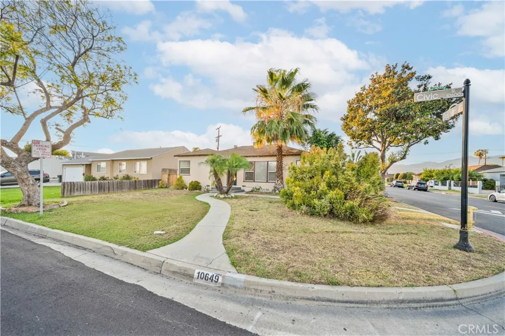 10649 Civic El Monte, CA 91731