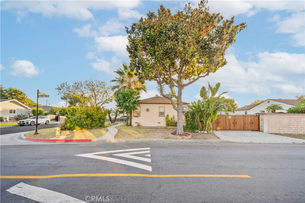 10649 Civic El Monte, CA 91731