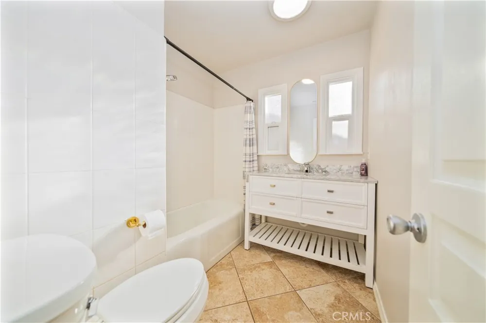 10649 Civic El Monte, CA 91731
