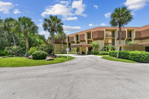 5188 Woodland Lakes Drive #332