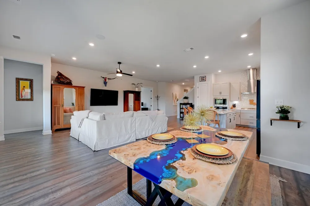 237 Moonlit Stream Pass Dripping Springs, TX 78620