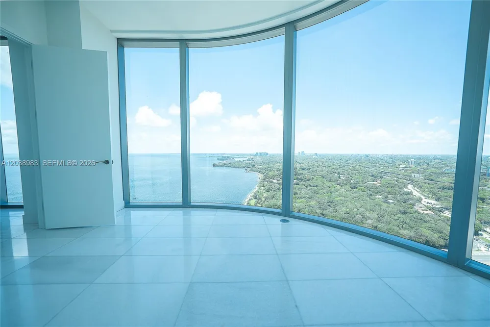 175 SE 25th Rd #2703 Miami, FL 33129